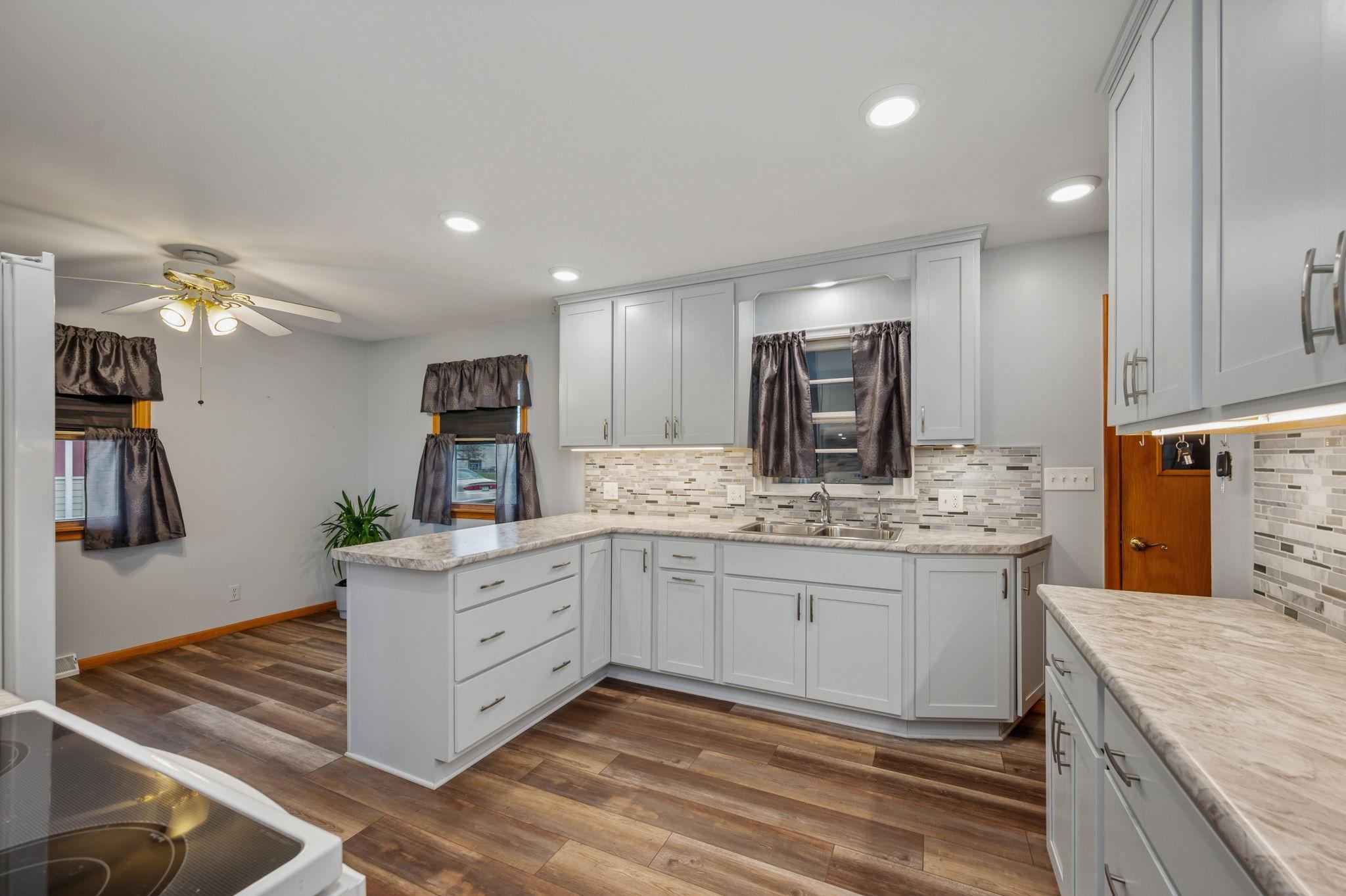 808 Webster St Fairmont MN-16.jpg