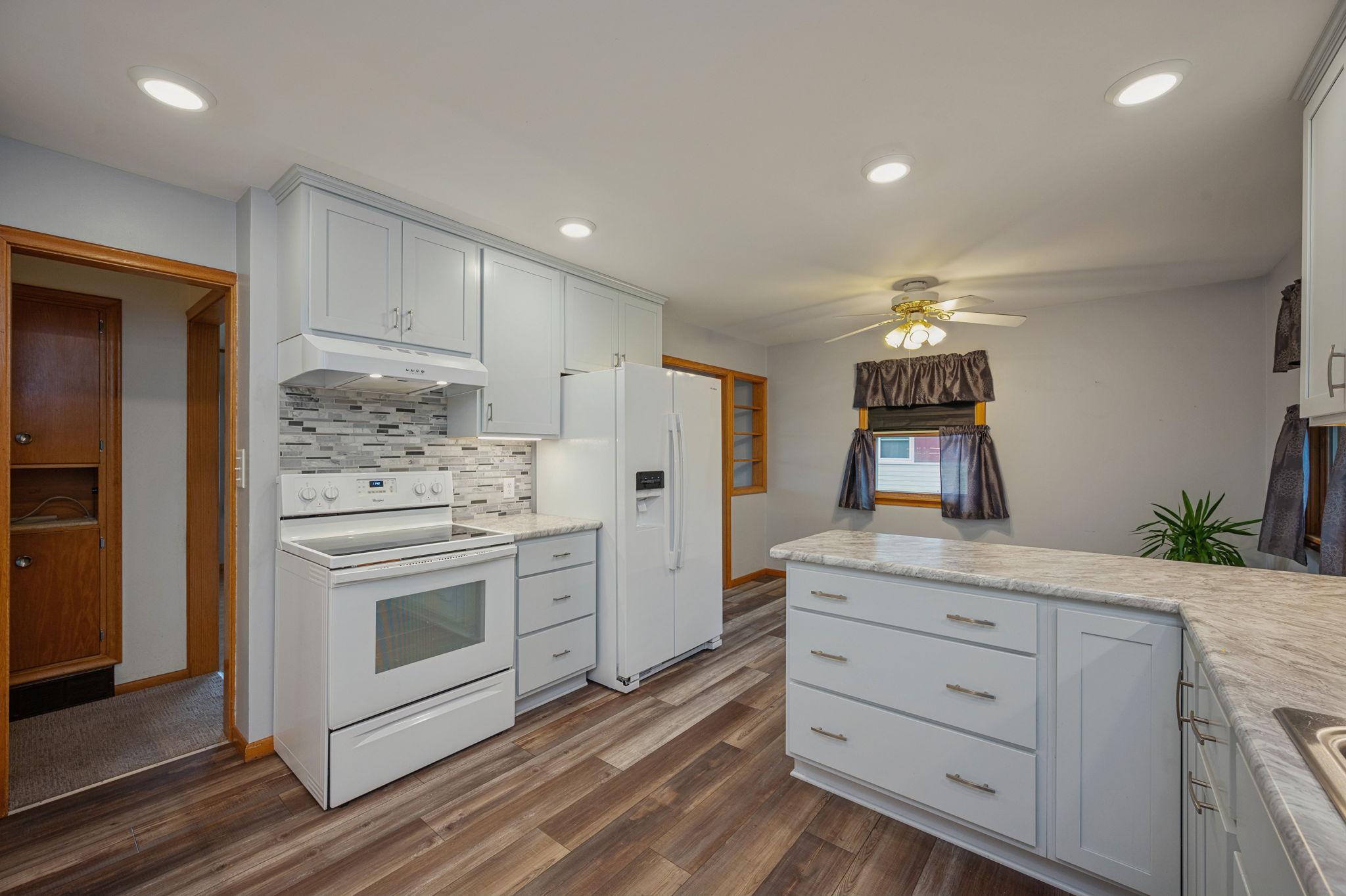 808 Webster St Fairmont MN-17.jpg