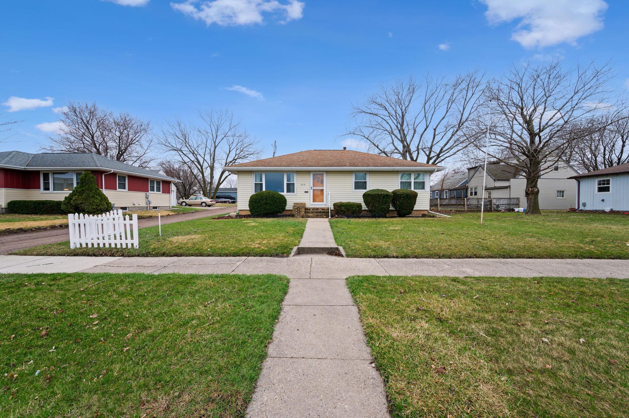 808 Webster St Fairmont MN-1.jpg