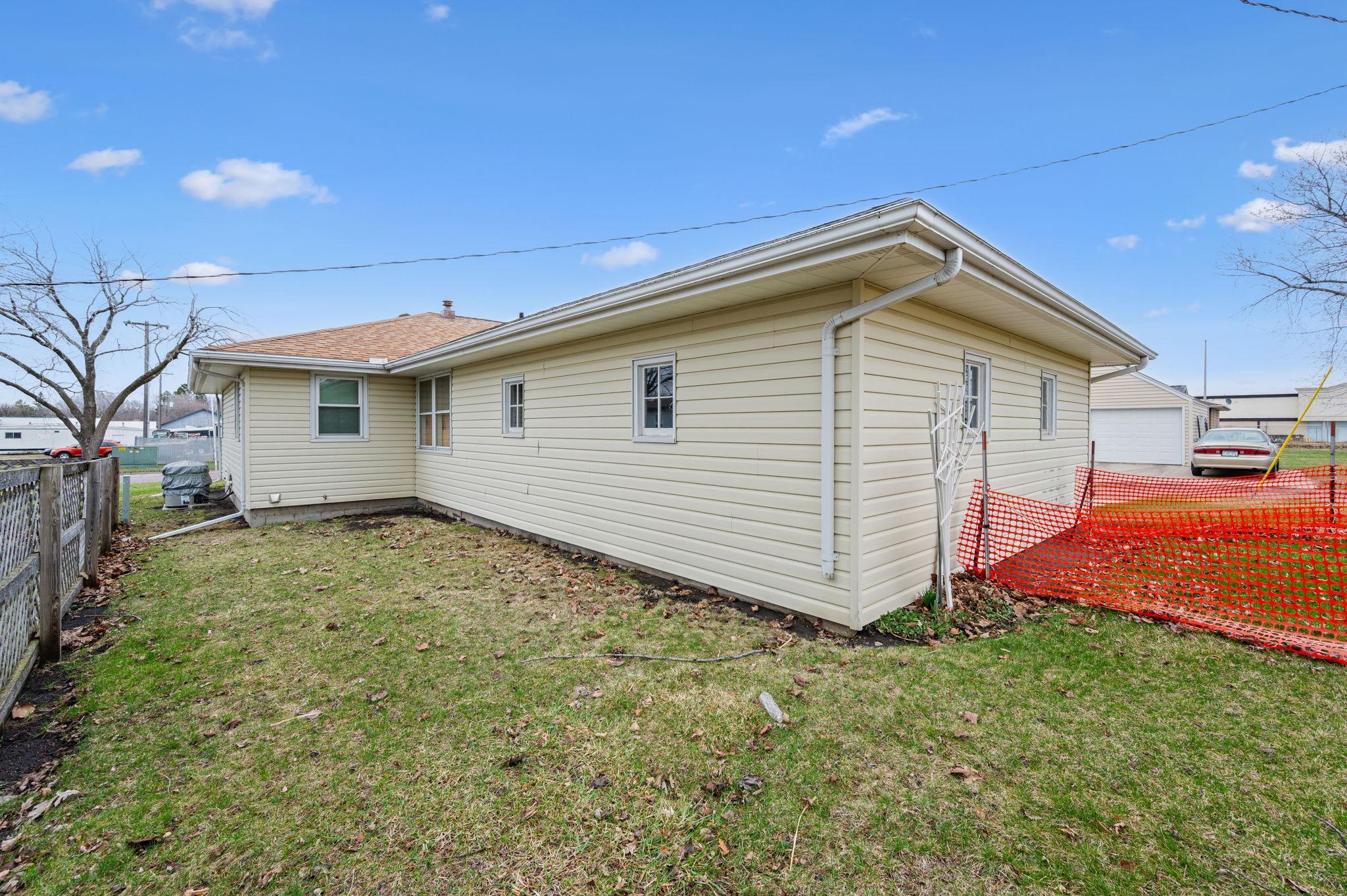 808 Webster St Fairmont MN-9.jpg