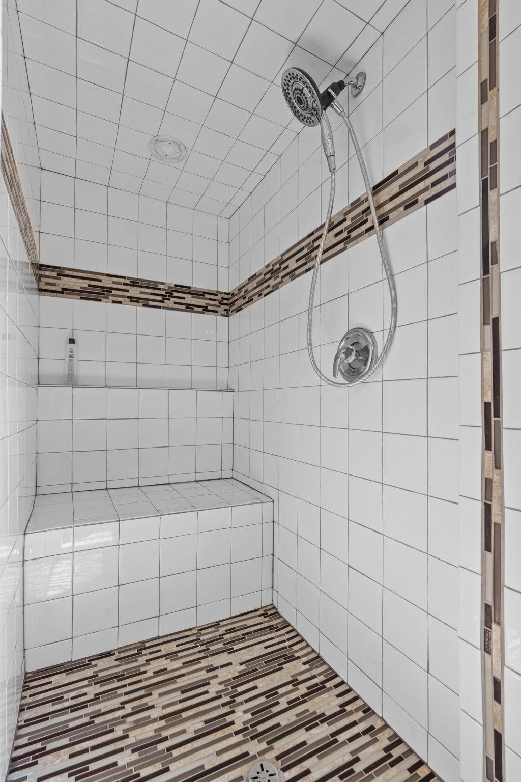 64-web-or-mls-722 Parkview Ln N-408.jpg
