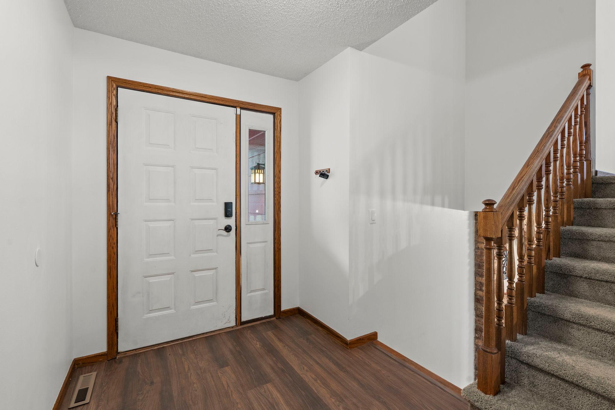 18-web-or-mls-722 Parkview Ln N-188.jpg