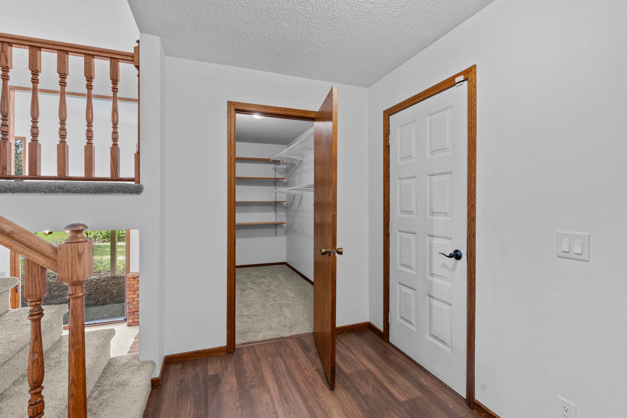 49-web-or-mls-722 Parkview Ln N-343.jpg