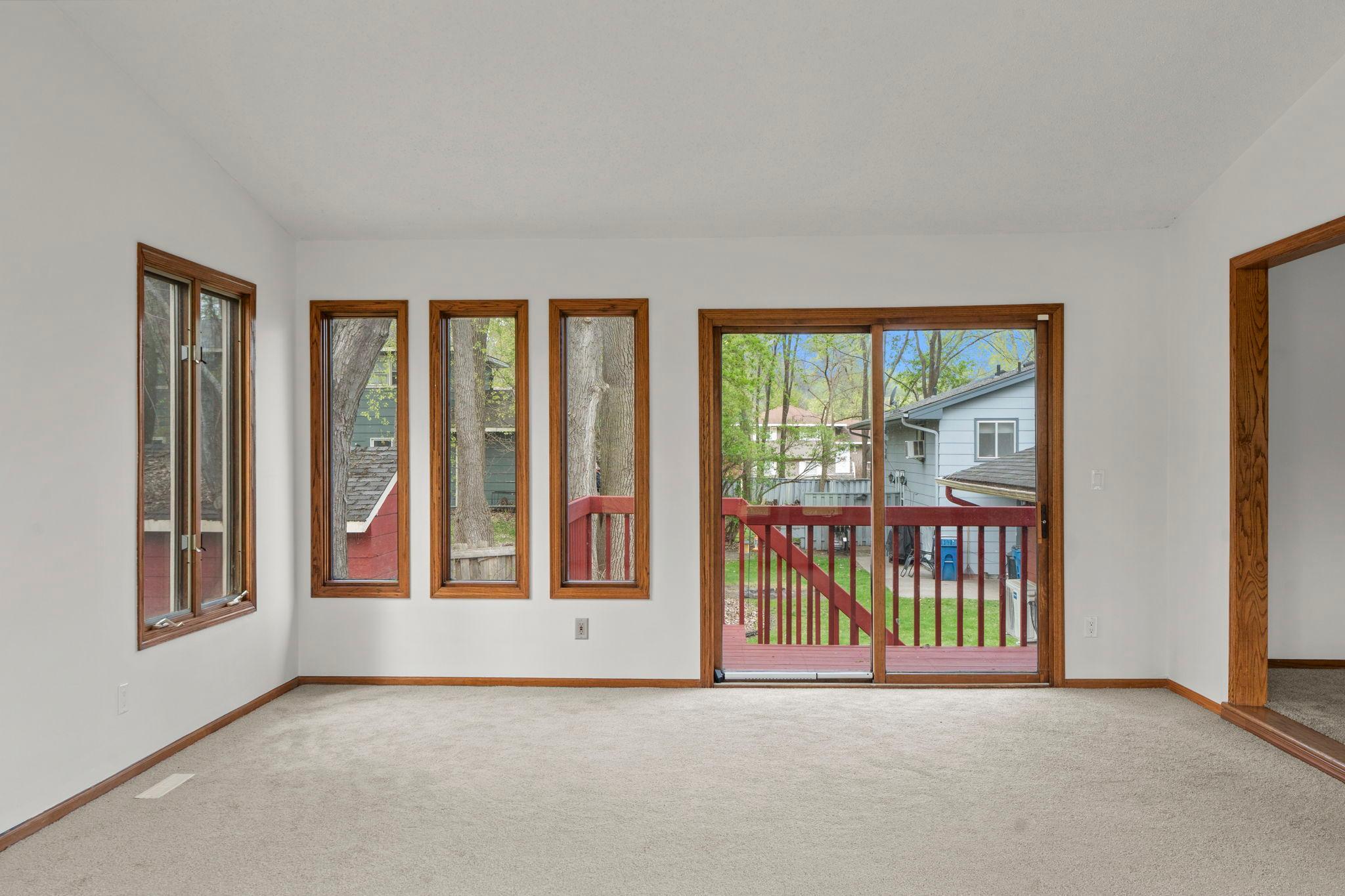 31-web-or-mls-722 Parkview Ln N-288.jpg