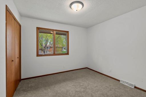 722 Parkview Lane N, Champlin, MN 55316