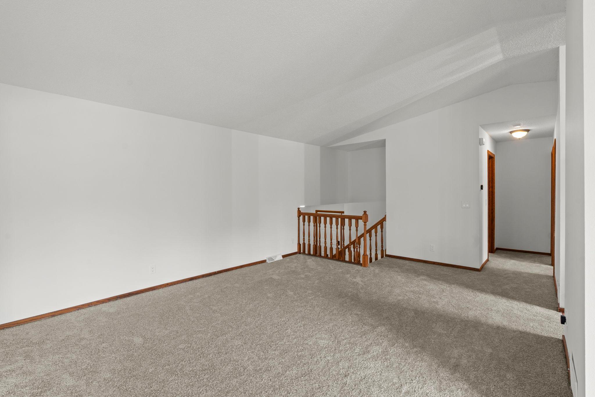 27-web-or-mls-722 Parkview Ln N-233.jpg