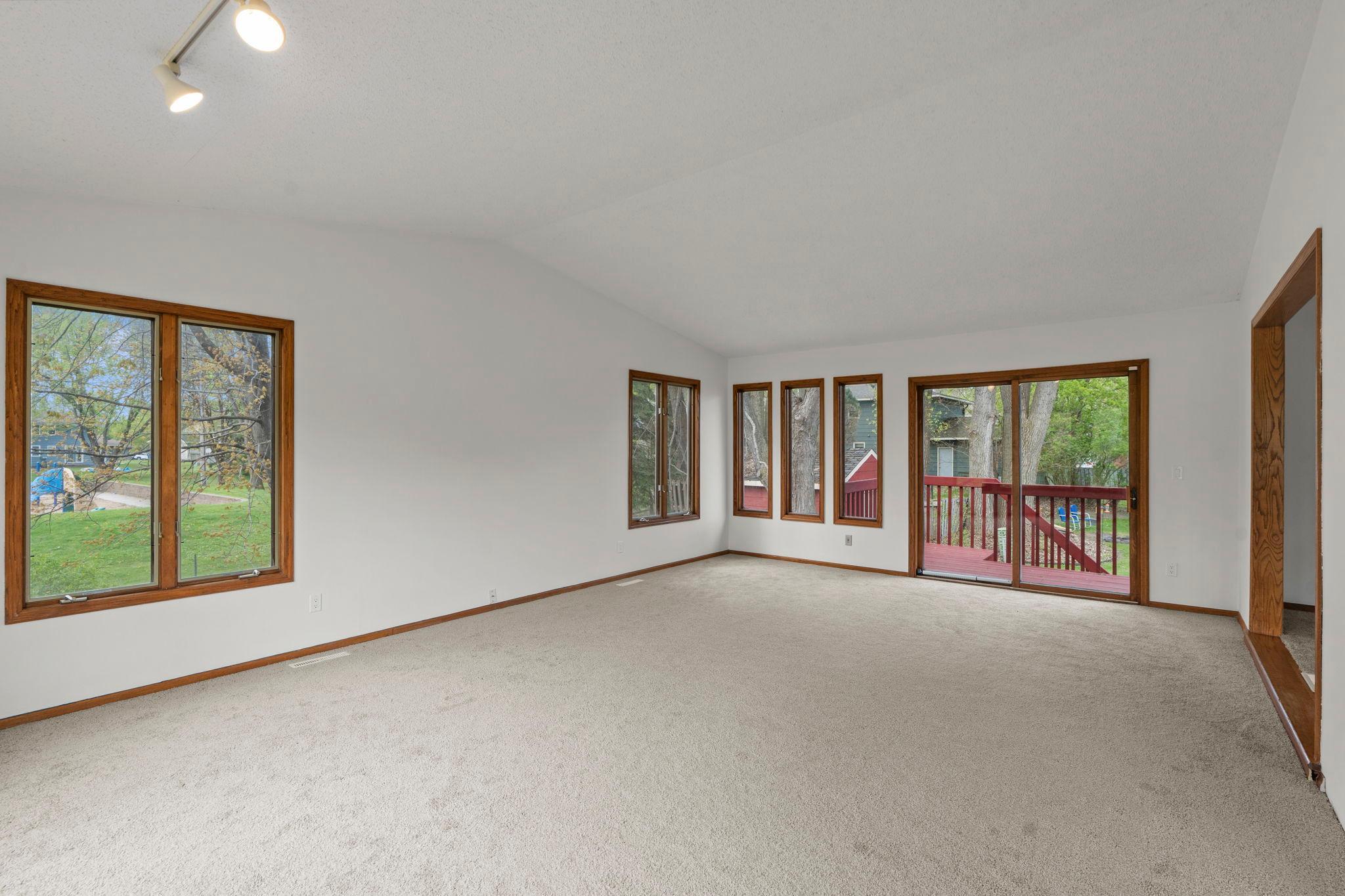 29-web-or-mls-722 Parkview Ln N-278.jpg