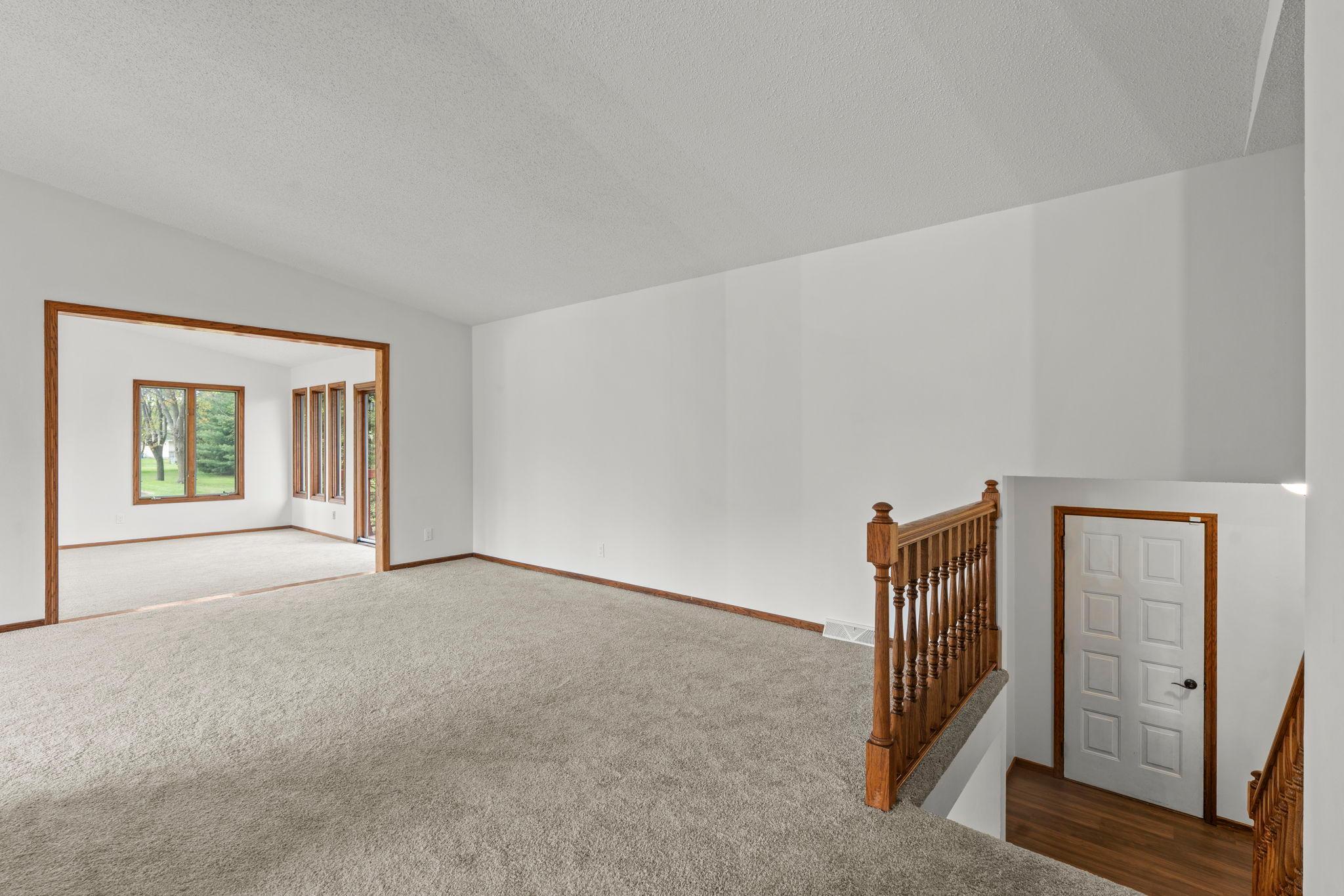 20-web-or-mls-722 Parkview Ln N-198.jpg