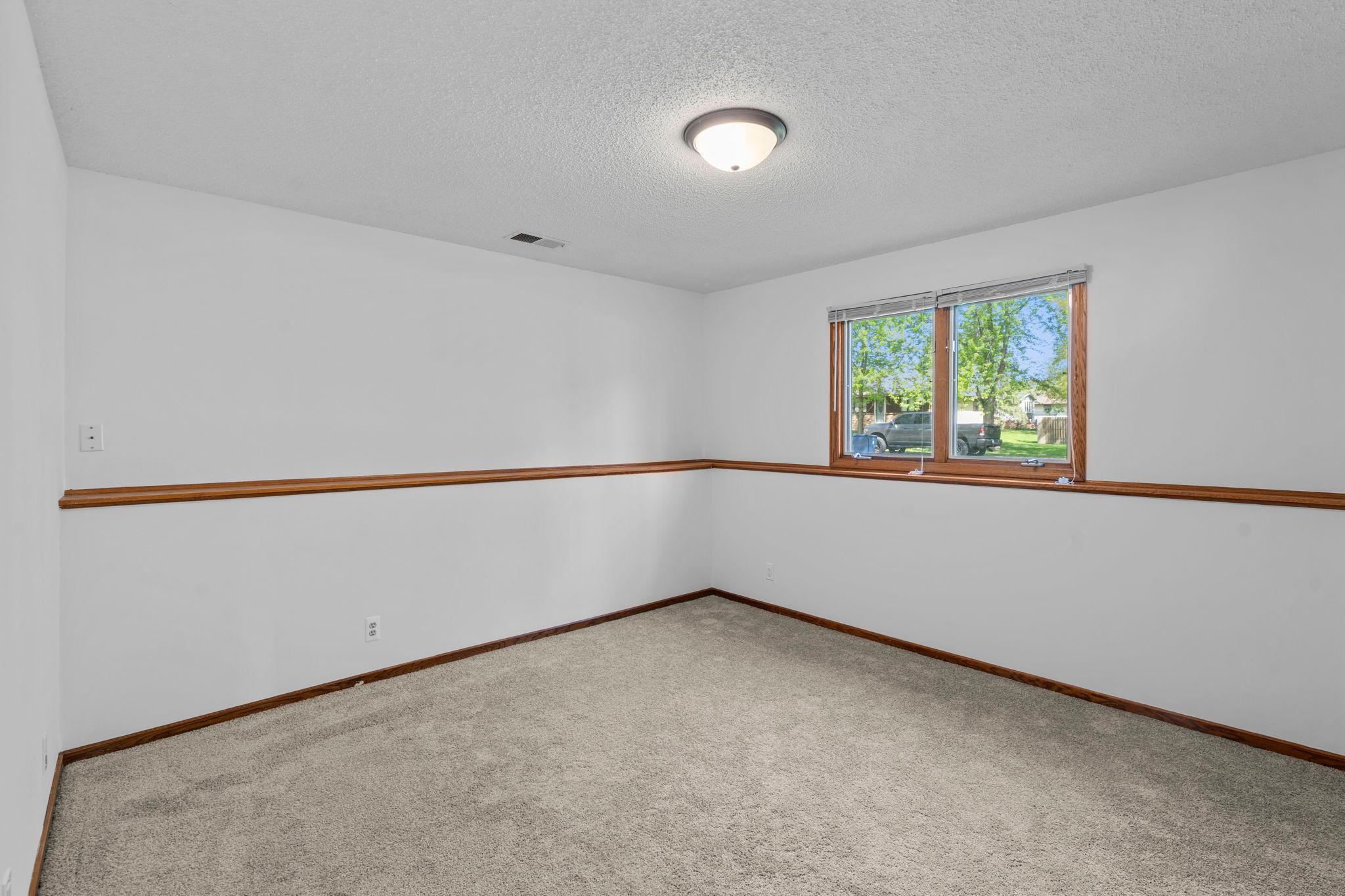 59-web-or-mls-722 Parkview Ln N-413.jpg