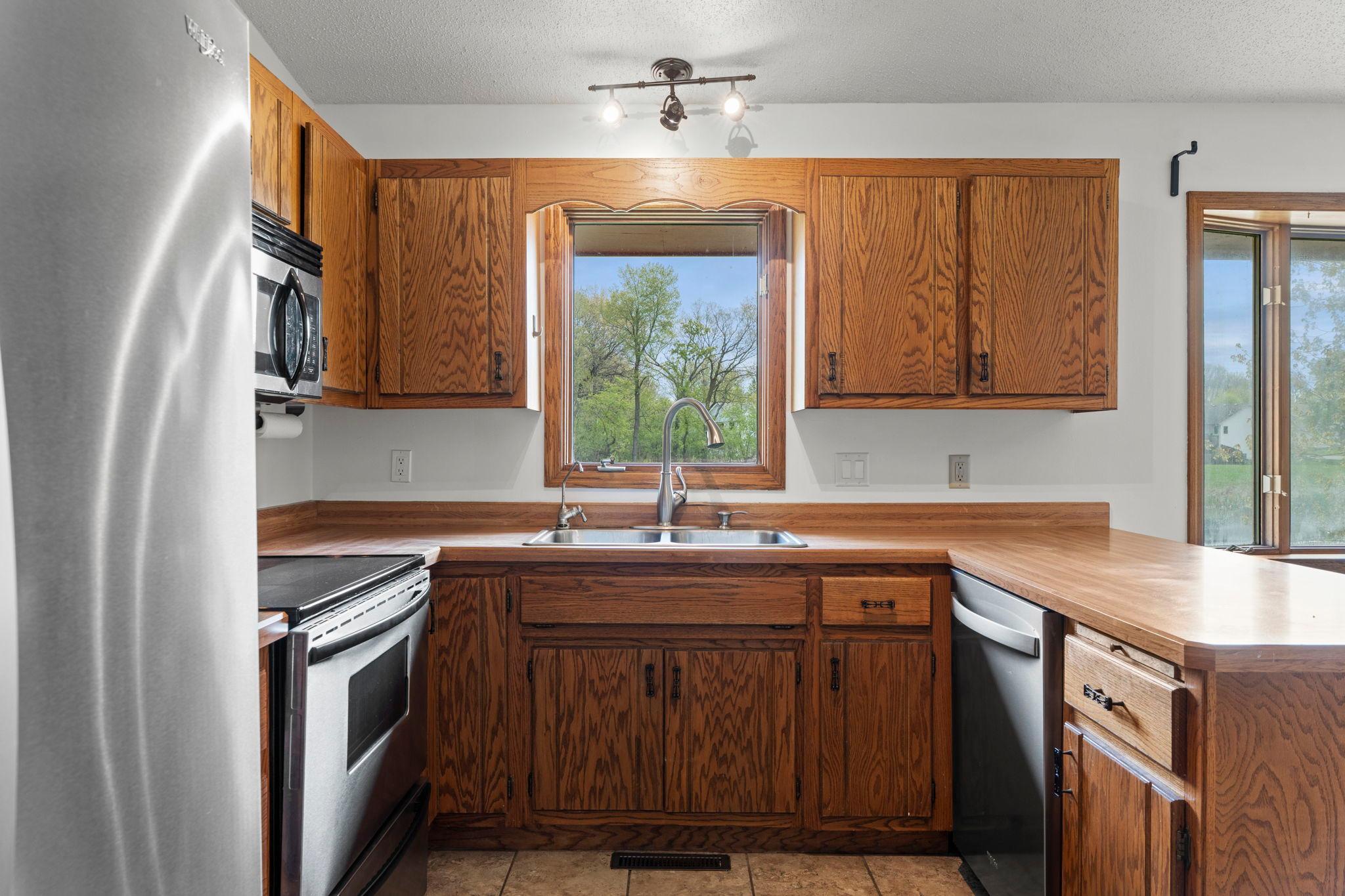 37-web-or-mls-722 Parkview Ln N-253.jpg