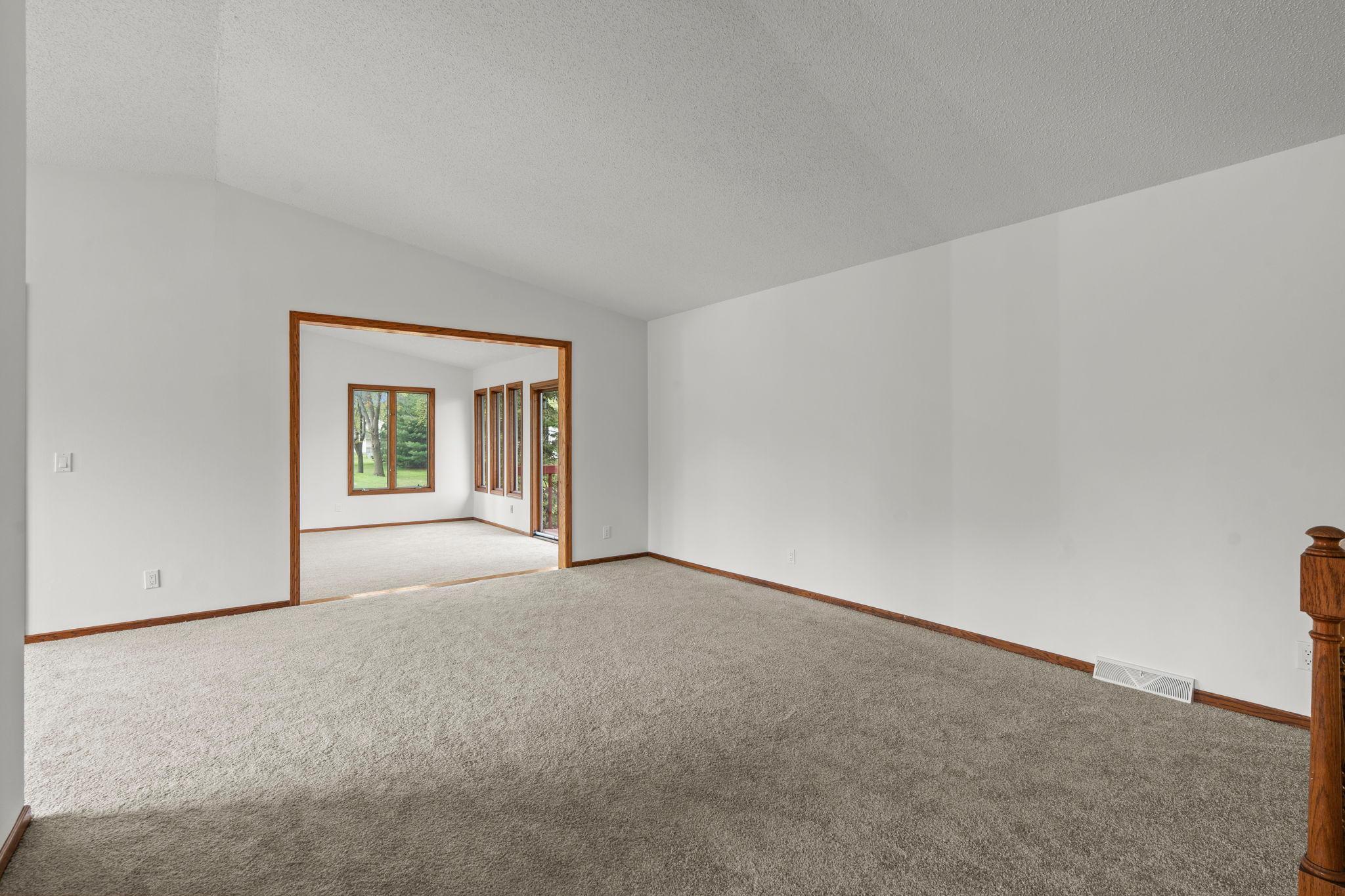 22-web-or-mls-722 Parkview Ln N-208.jpg