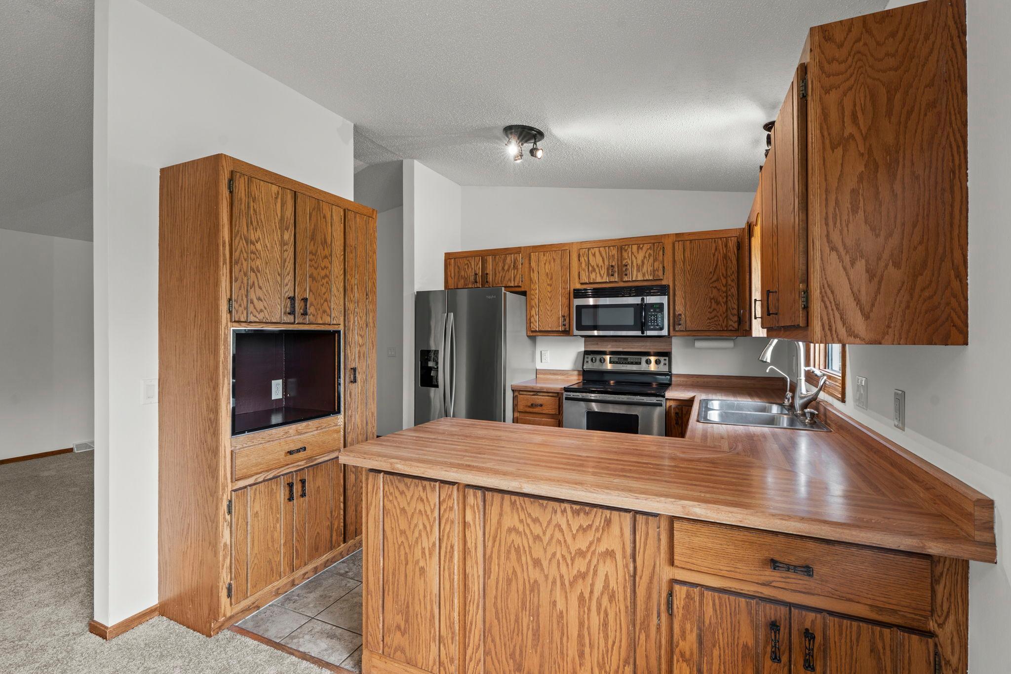 41-web-or-mls-722 Parkview Ln N-273.jpg