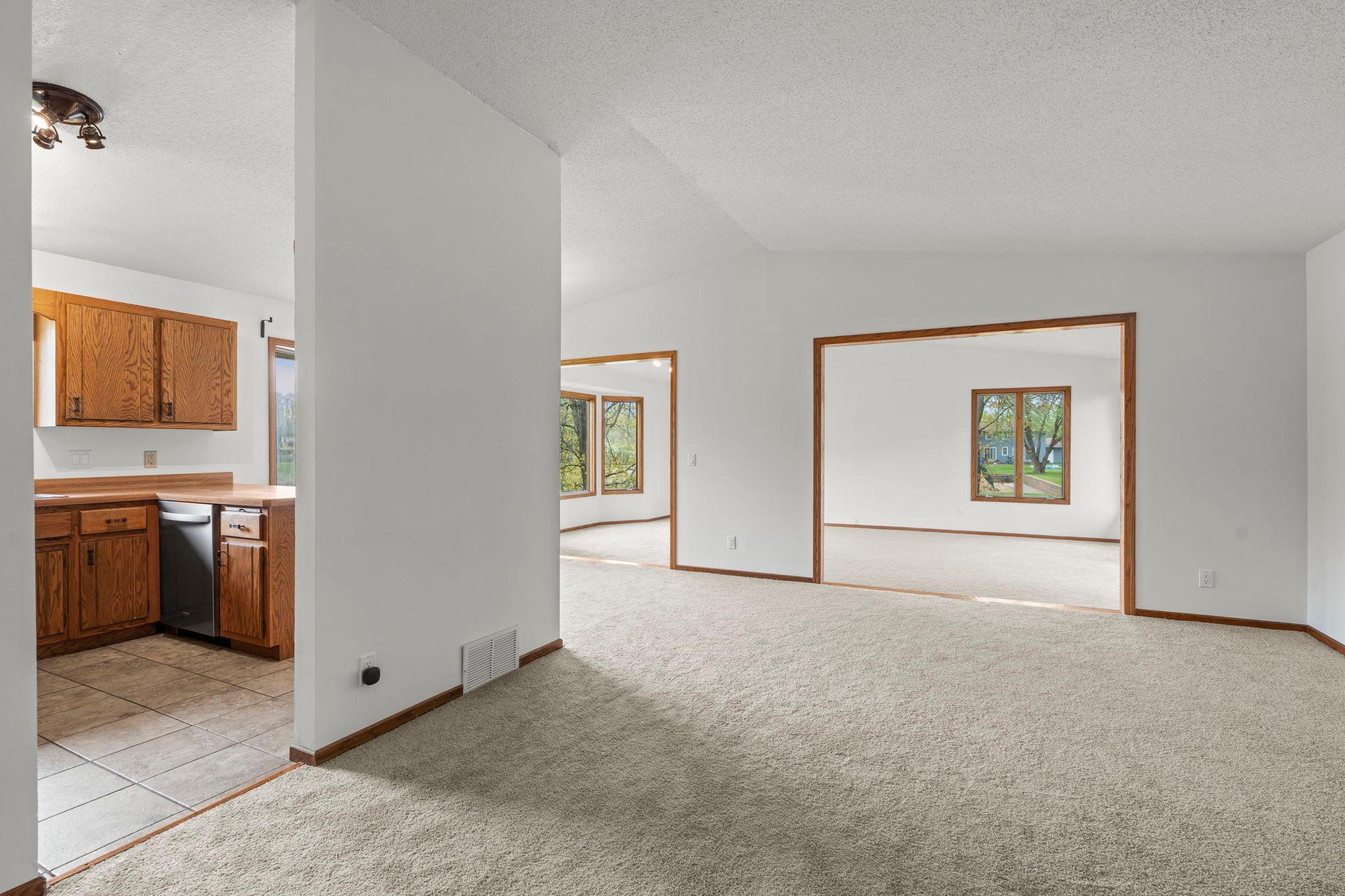 21-web-or-mls-722 Parkview Ln N-201.jpg