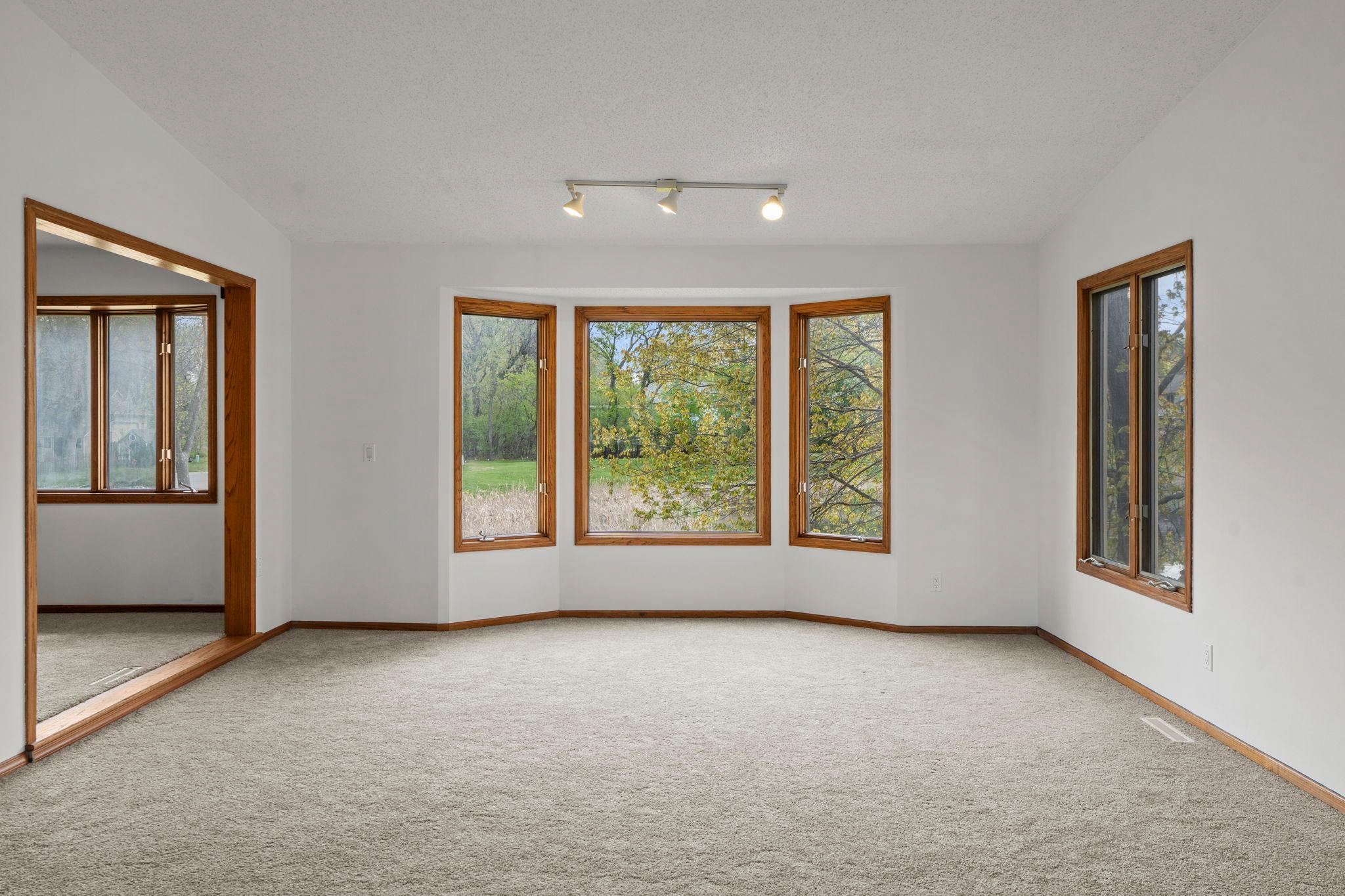 34-web-or-mls-722 Parkview Ln N-303.jpg