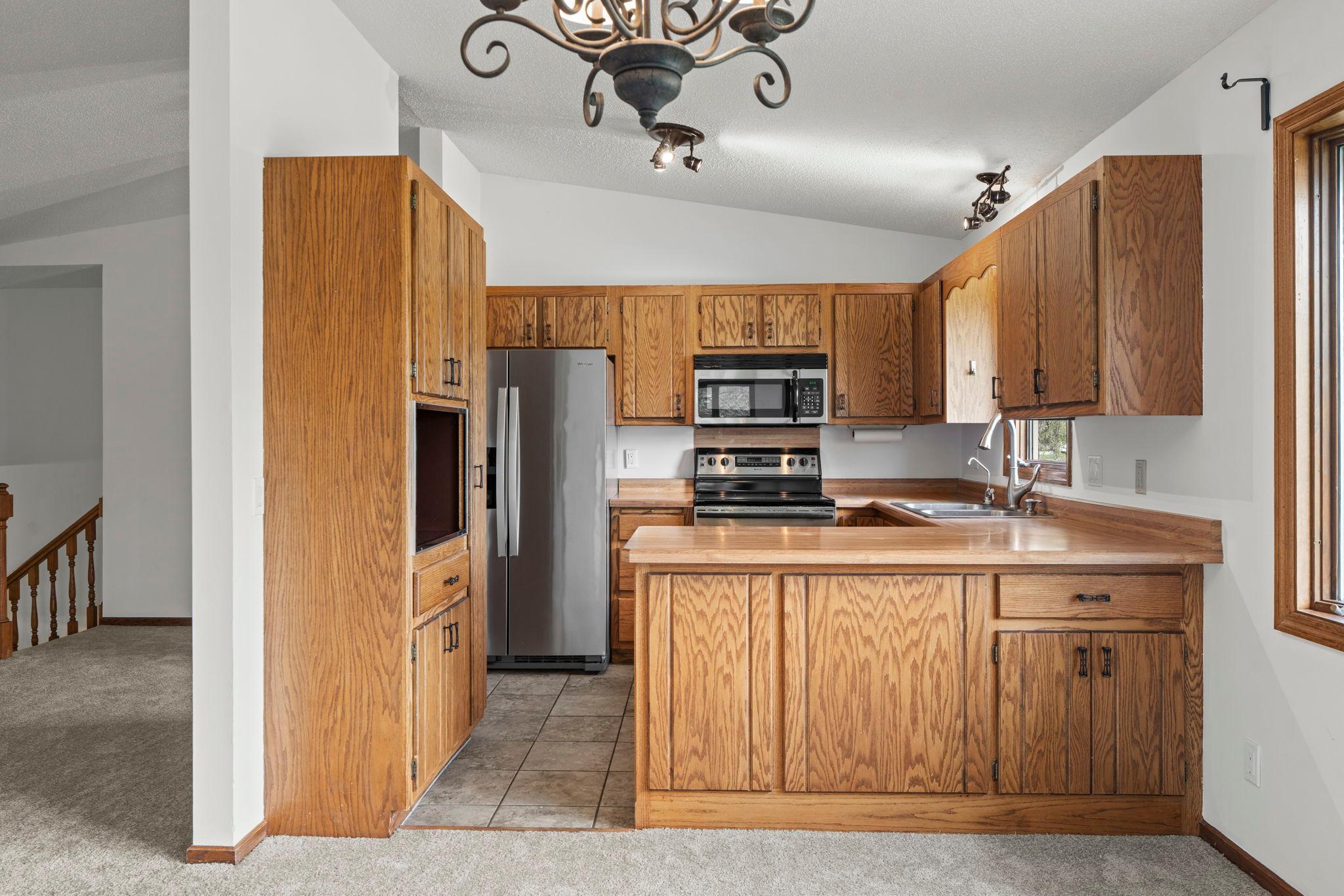 35-web-or-mls-722 Parkview Ln N-243.jpg