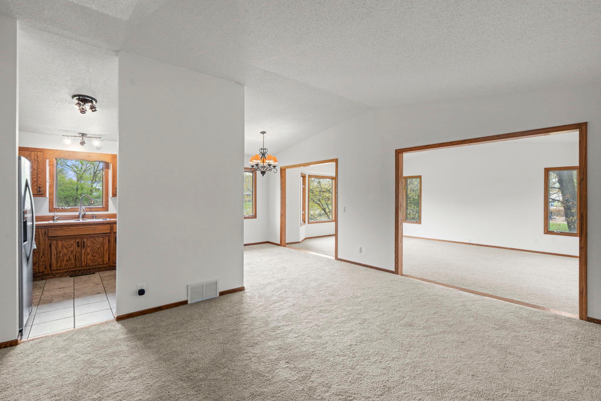 23-web-or-mls-722 Parkview Ln N-211.jpg