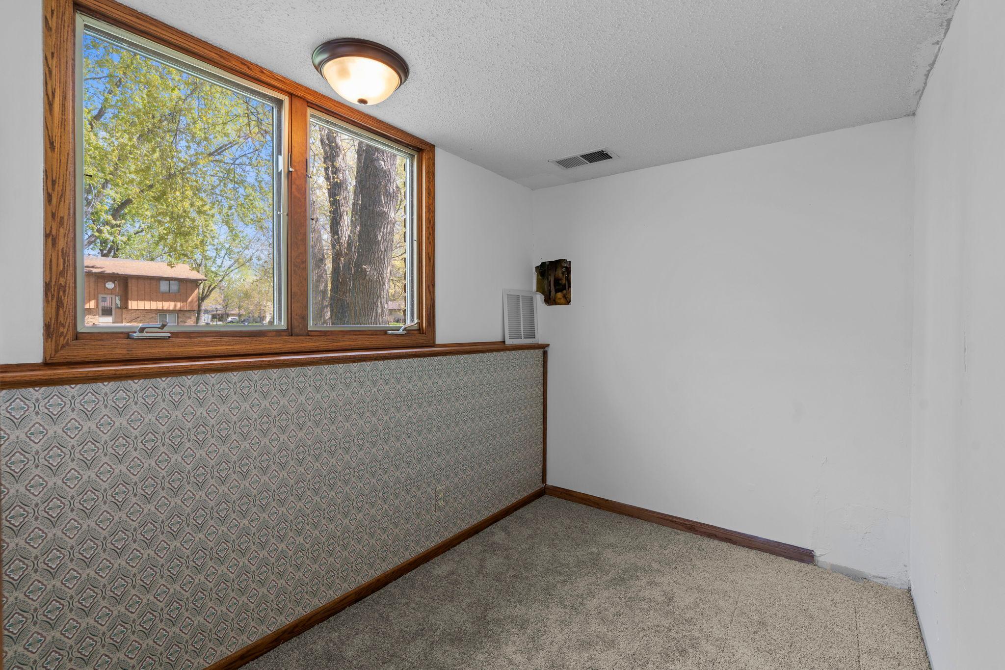 61-web-or-mls-722 Parkview Ln N-423.jpg