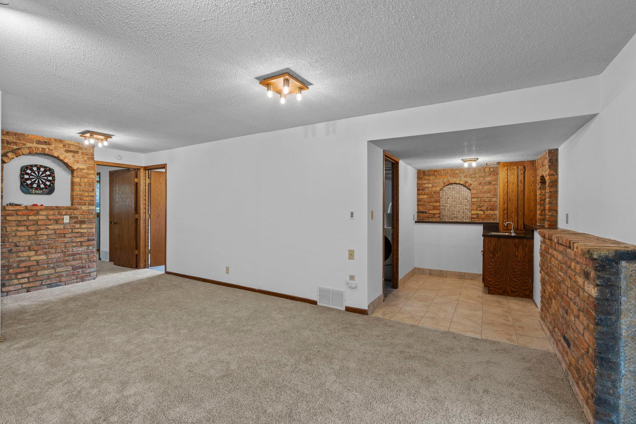 55-web-or-mls-722 Parkview Ln N-373.jpg