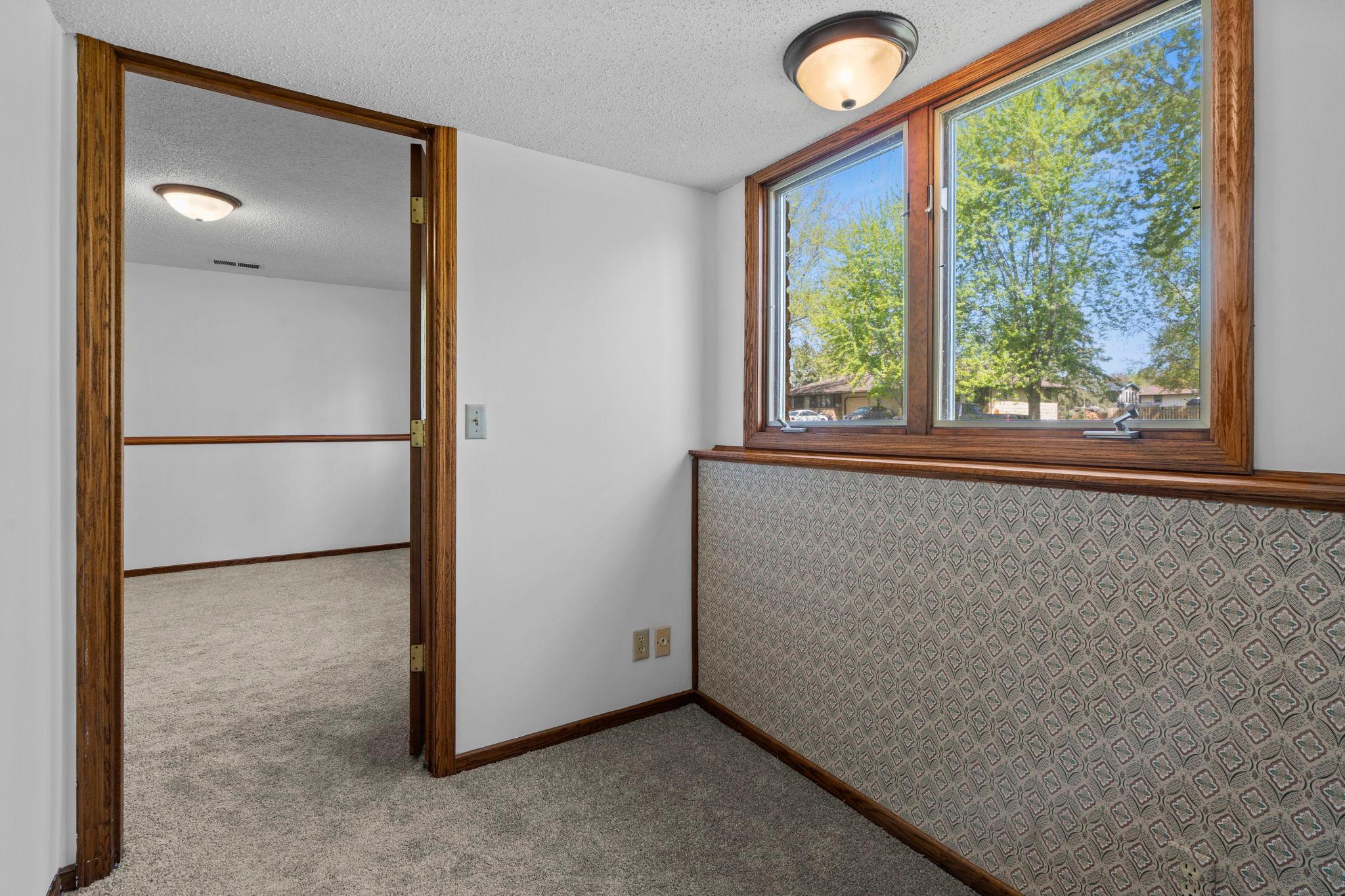 62-web-or-mls-722 Parkview Ln N-428.jpg