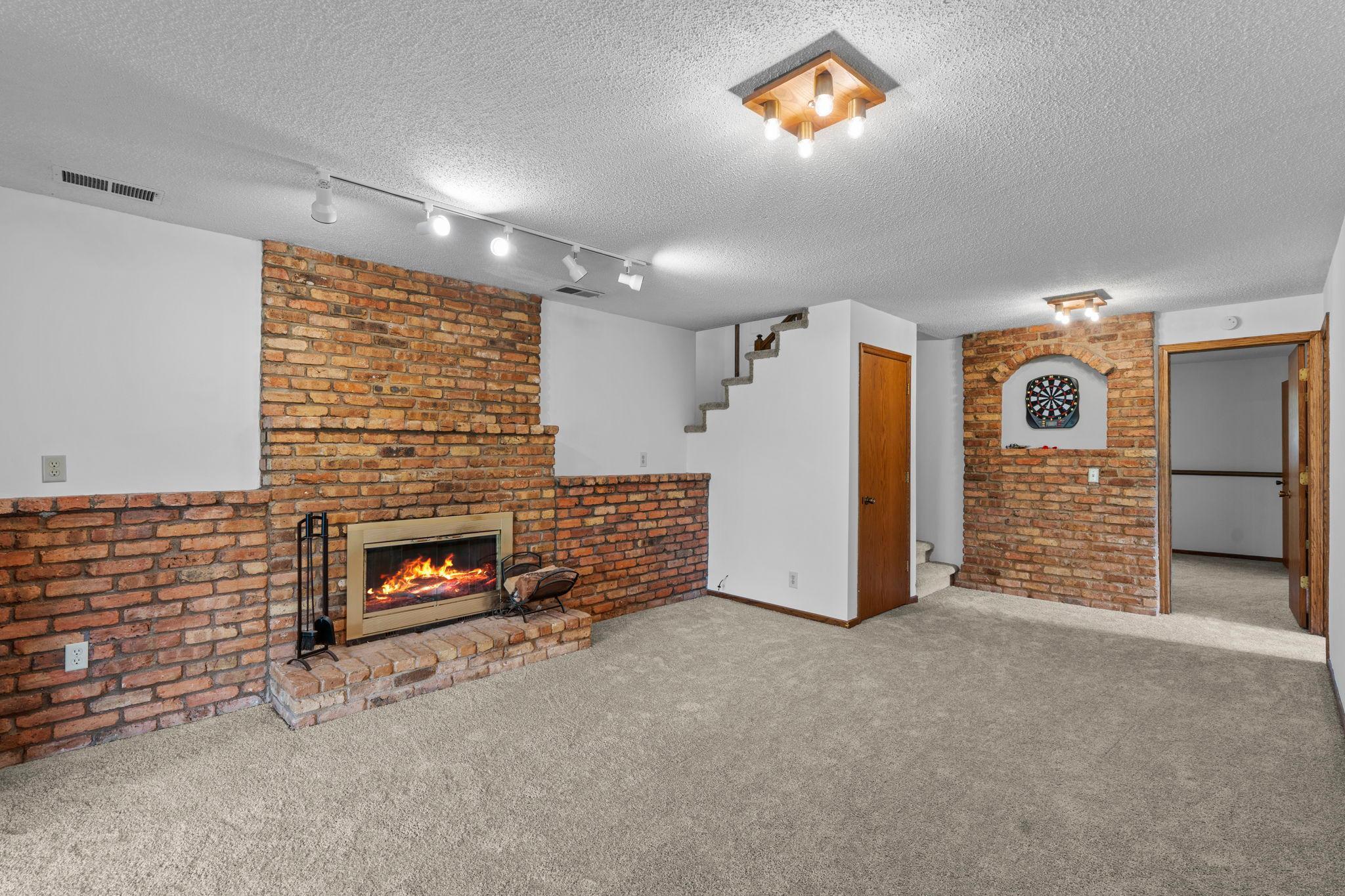 54-web-or-mls-722 Parkview Ln N-368.jpg