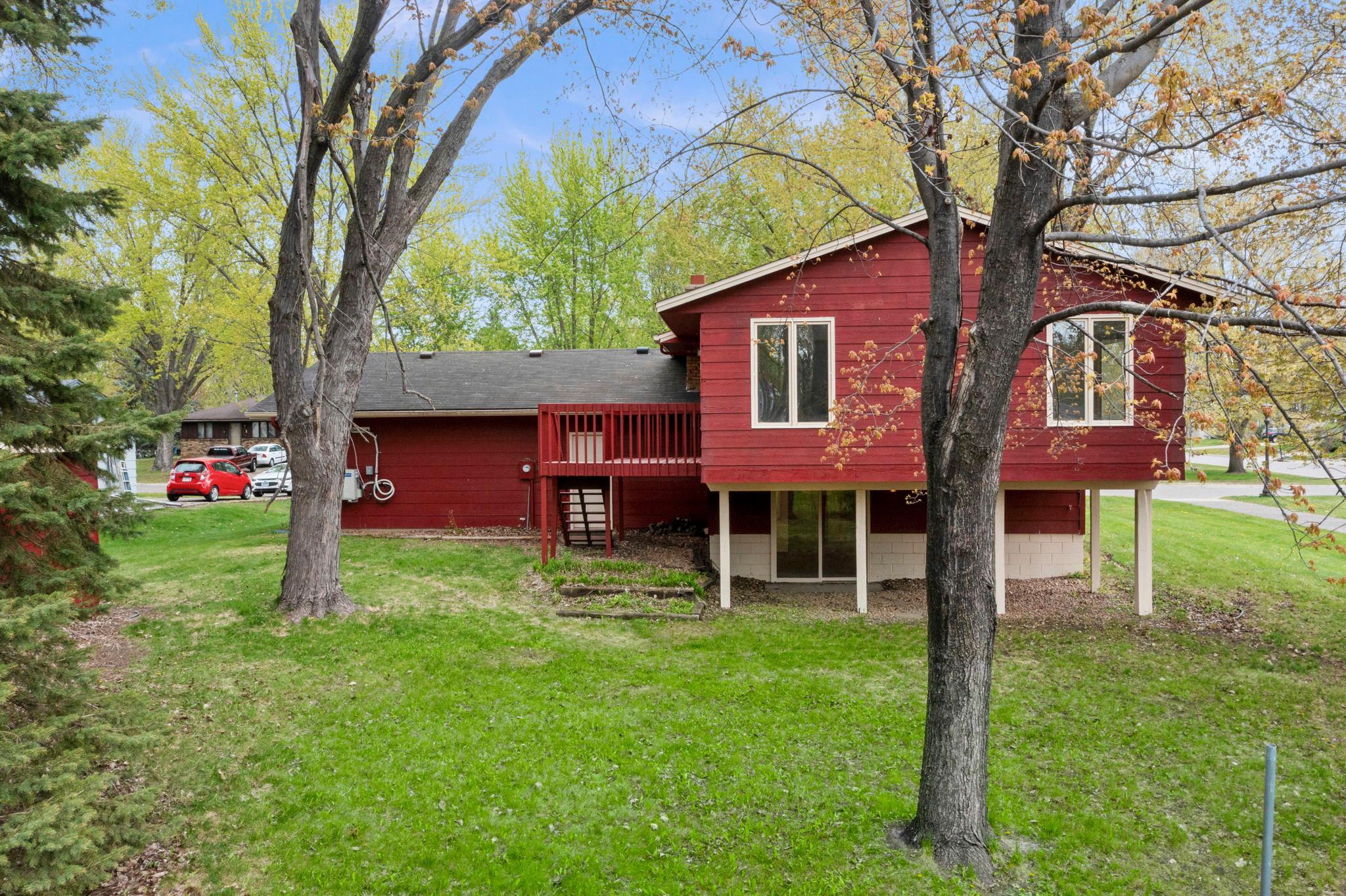 81-web-or-mls-722 Parkview Ln N-22.jpg