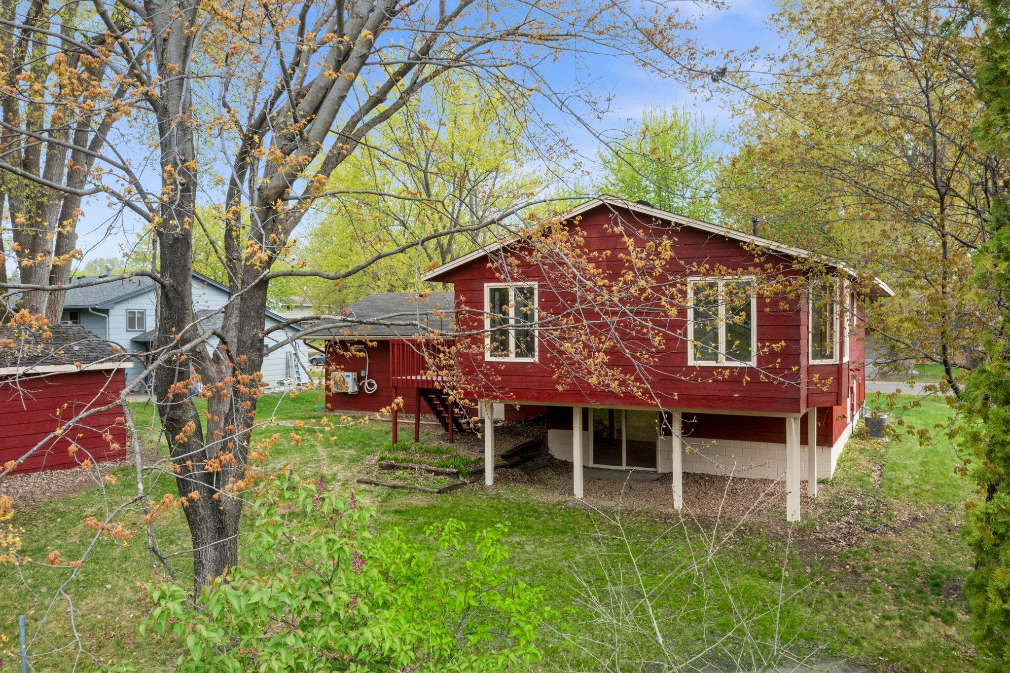82-web-or-mls-722 Parkview Ln N-25.jpg