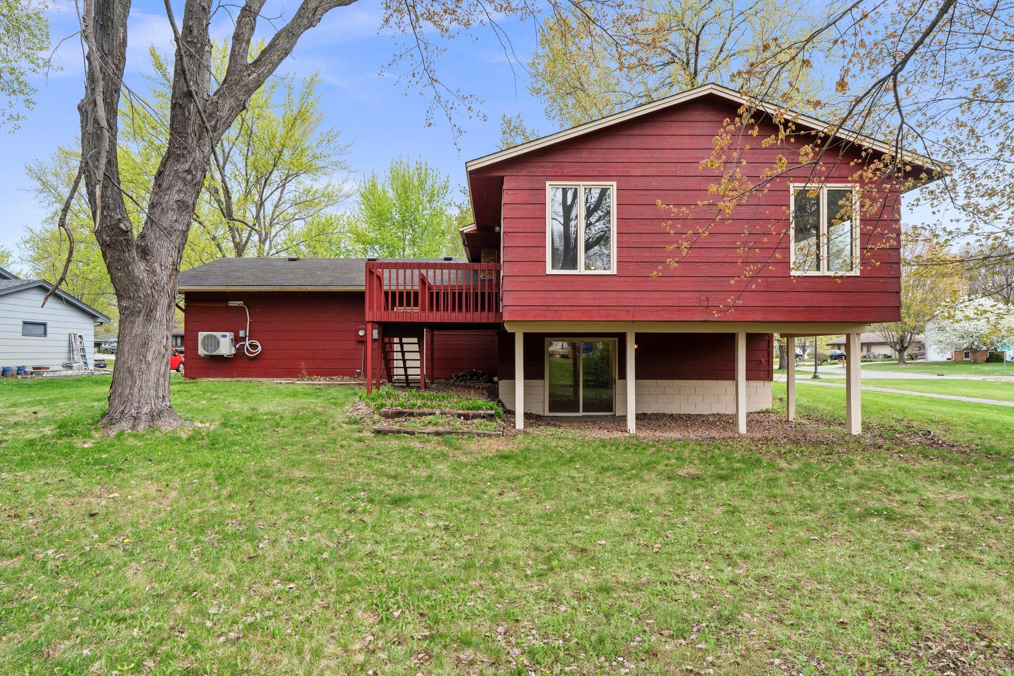 73-web-or-mls-722 Parkview Ln N-121.jpg