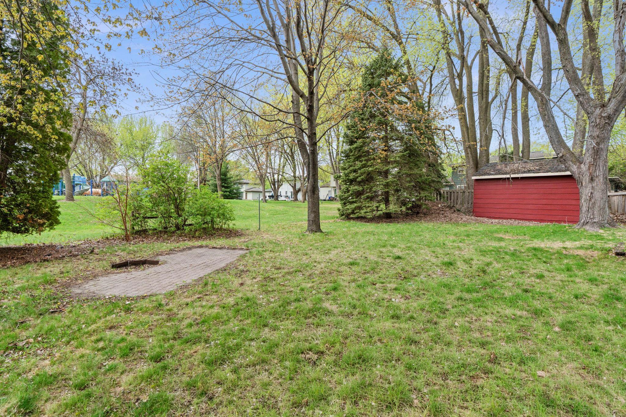 79-web-or-mls-722 Parkview Ln N-161.jpg