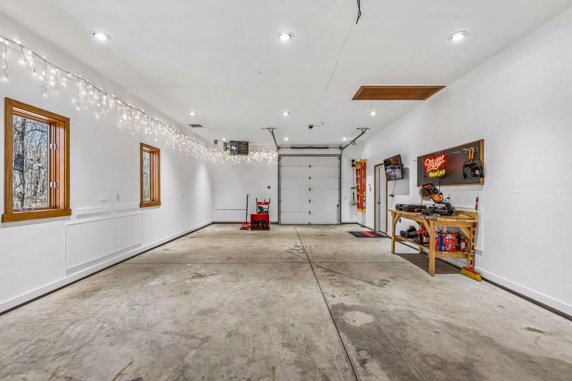 Another overhead door on the other end and 220 electric.