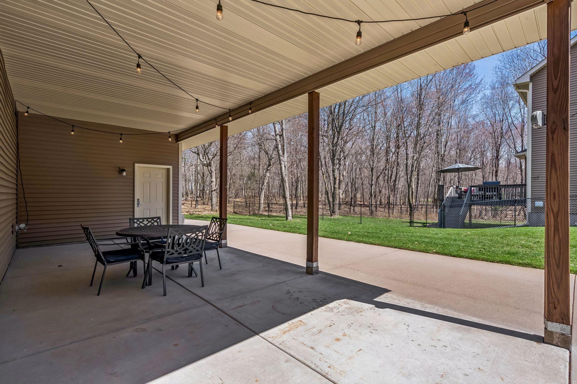 The shop also has a covered patio area for enjoying the outdoors.