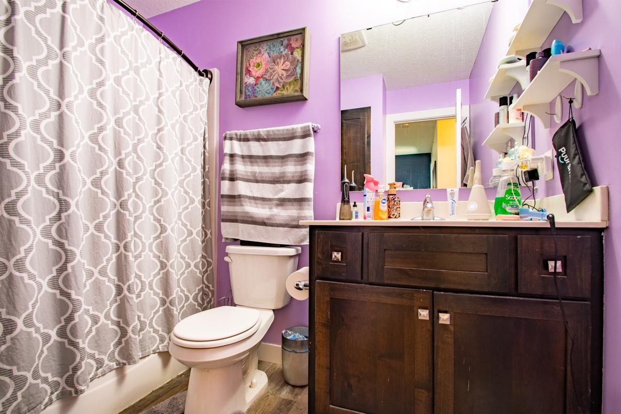 Upper Level Full Bath