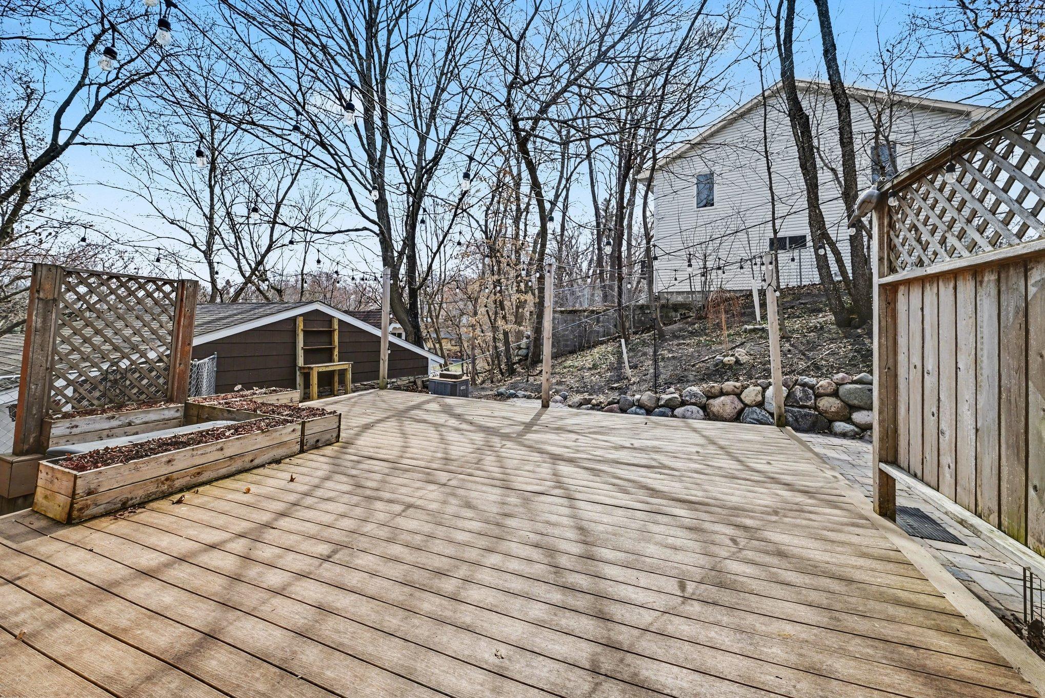 Spacious relaxing deck