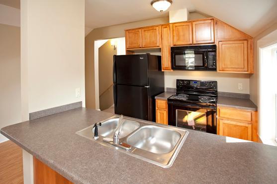599 Reaney Ave Kitchen