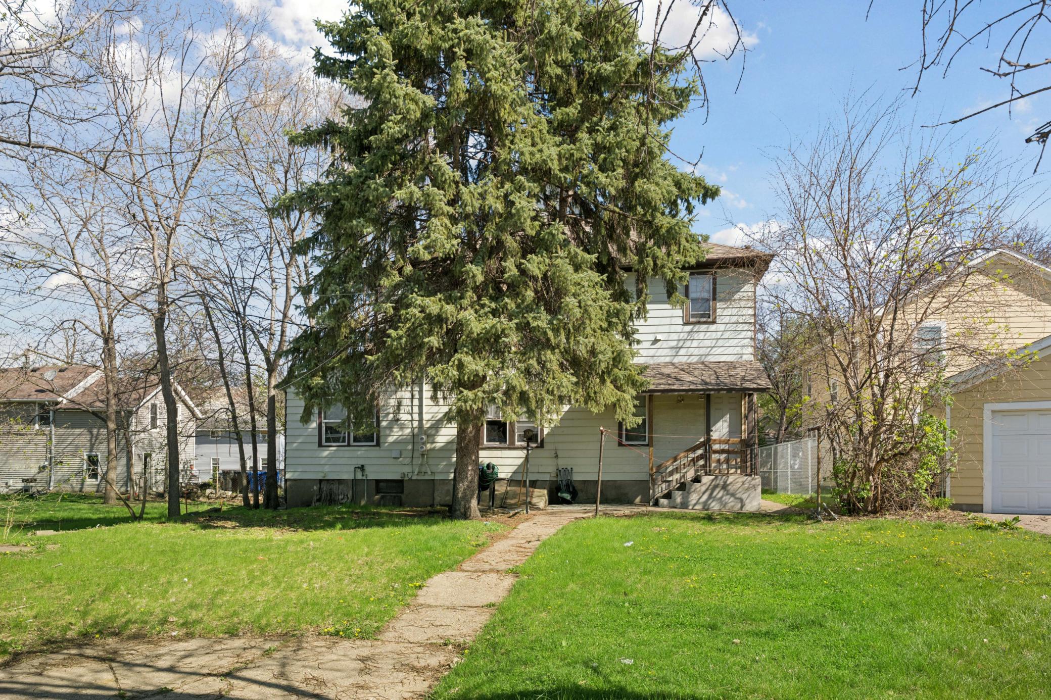 500 Hopkins Ave Backyard