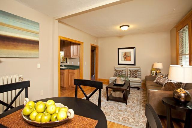 947 Minnehaha Ave Unit 2 Living Room