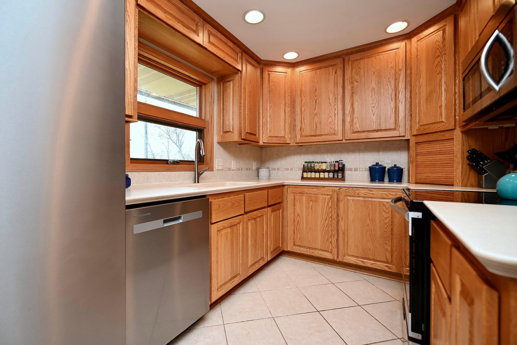 6 Kitchen II.jpg