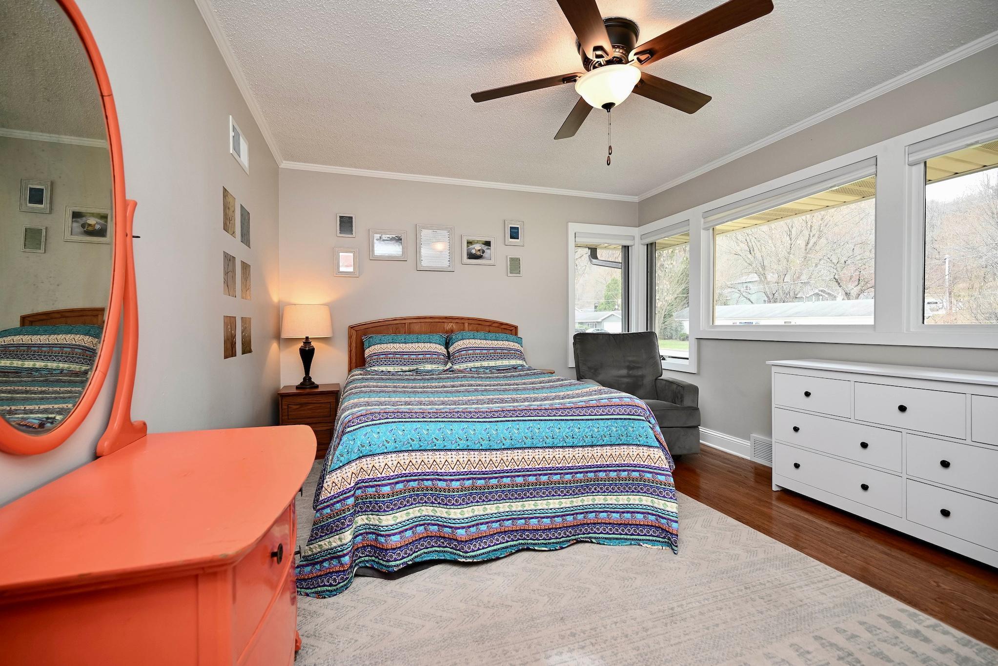 11 Primary Bedroom I.jpg