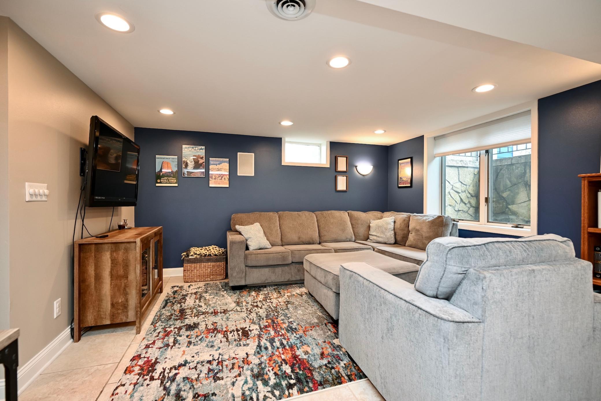 19 LL Family Room I.jpg