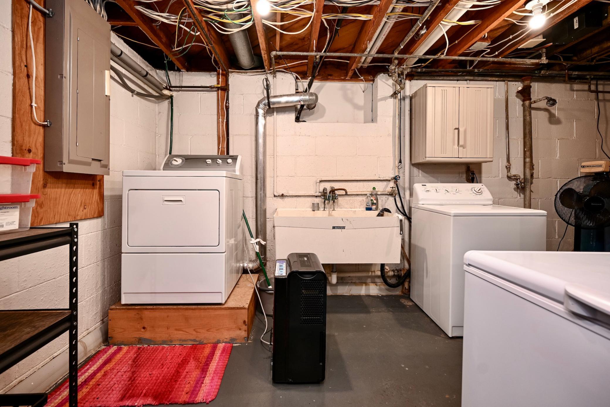 23 LL Laundry Area.jpg