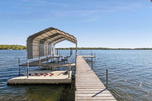 Your private cedar dock, 7,000-pound TonkaLift boat lift and floating port provide a premier gateway to the best of Lake Minnetonka.