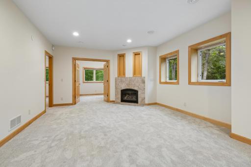 719 Spring Creek Circle, Mendota Heights, MN 55118