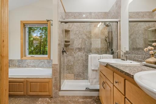 719 Spring Creek Circle, Mendota Heights, MN 55118