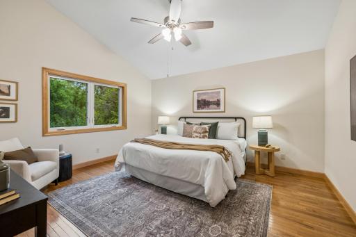 719 Spring Creek Circle, Mendota Heights, MN 55118