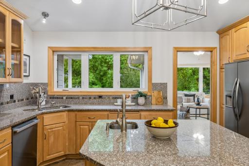 719 Spring Creek Circle, Mendota Heights, MN 55118