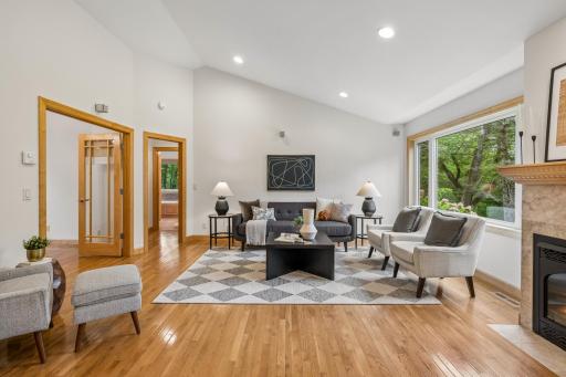 719 Spring Creek Circle, Mendota Heights, MN 55118