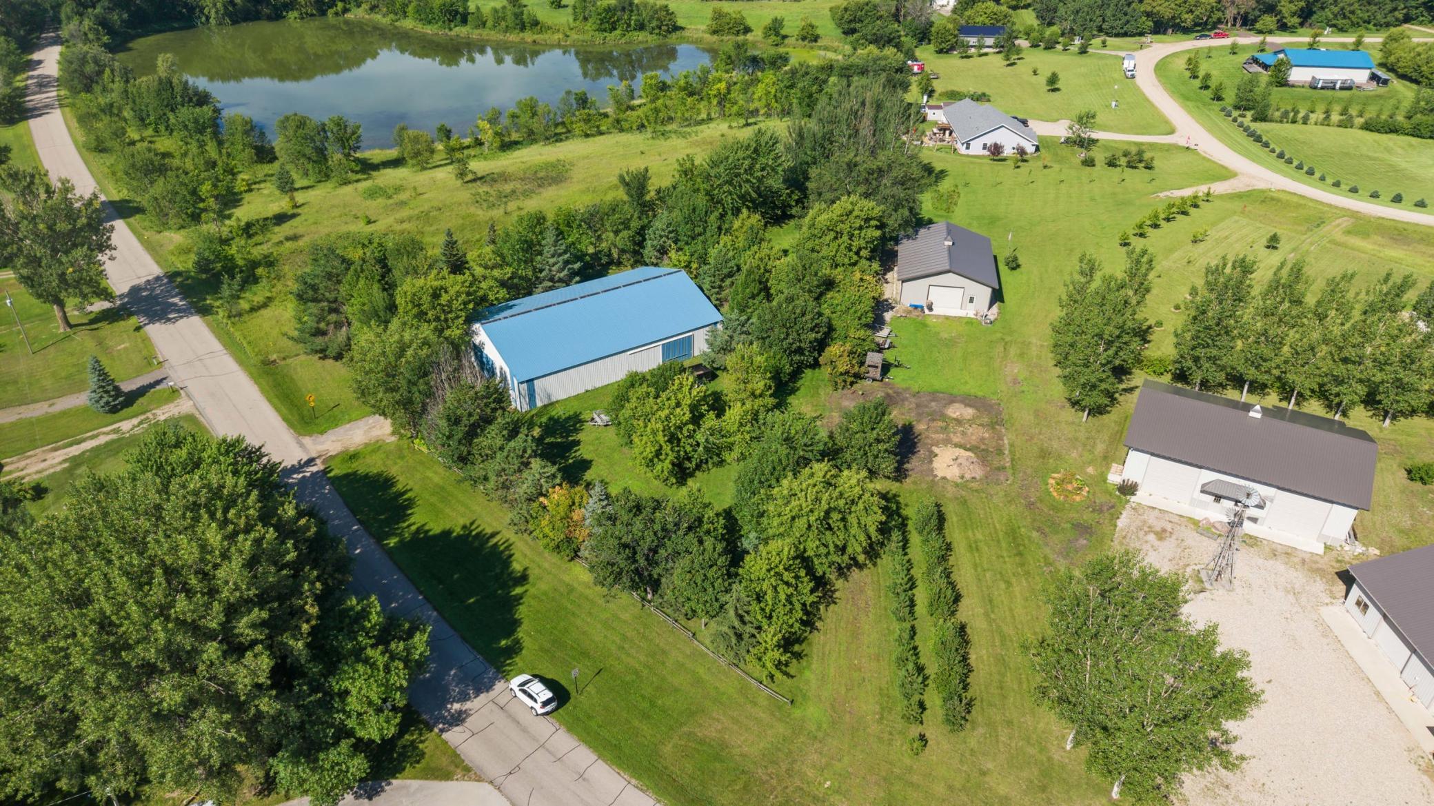 1-acre backlot w/60'x88' Shop