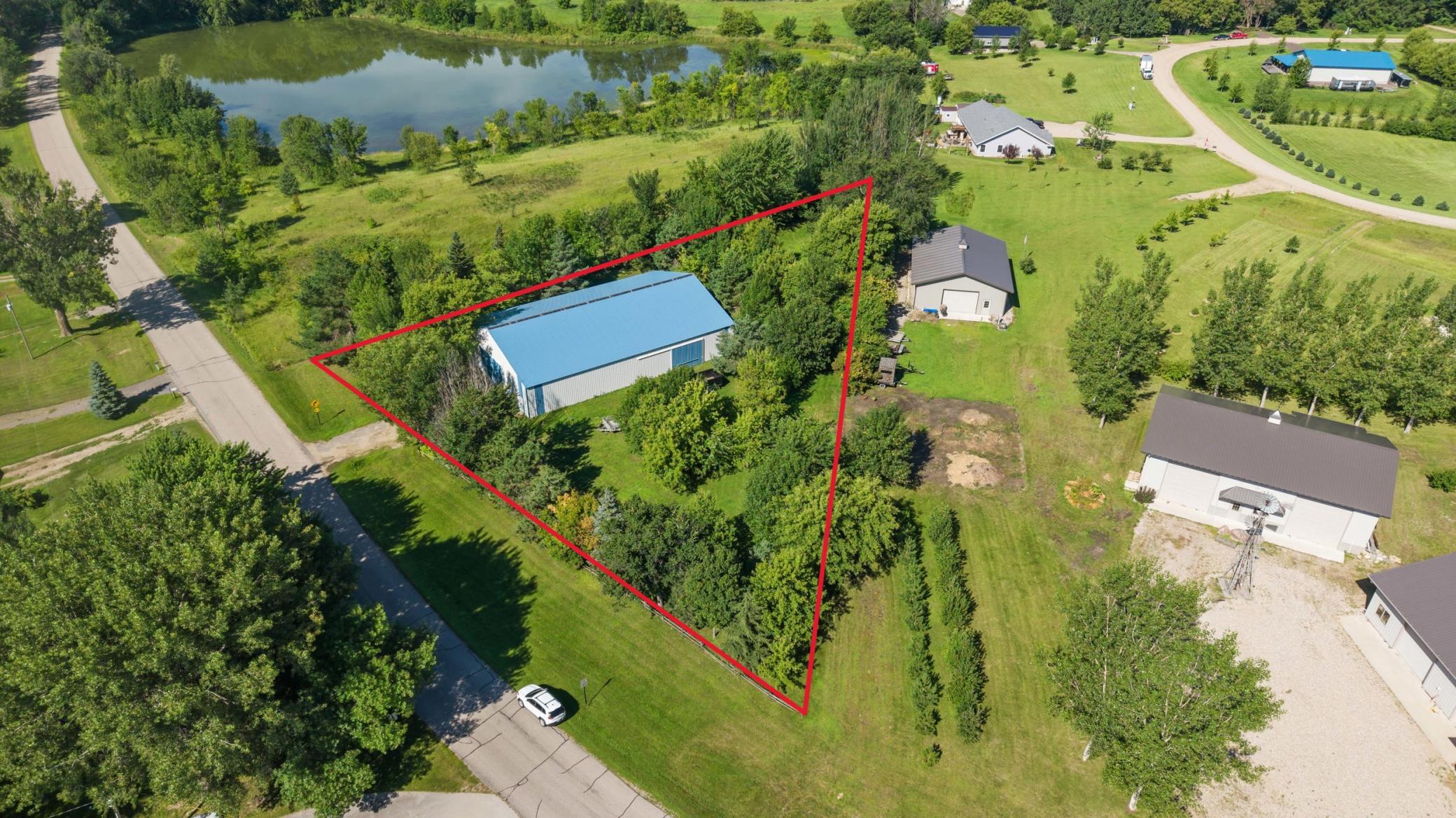1-acre backlot w/60'x88' Shop