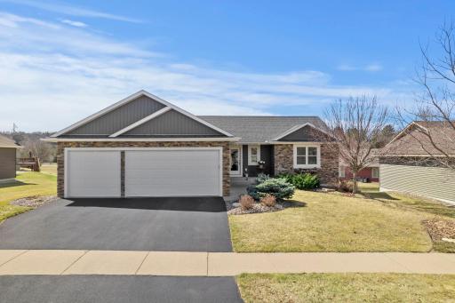 334 Kamloops Place, River Falls, WI 54022