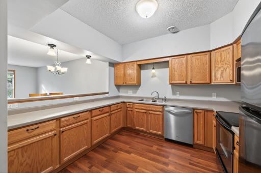 1099 Barclay Street, Saint Paul, MN 55106
