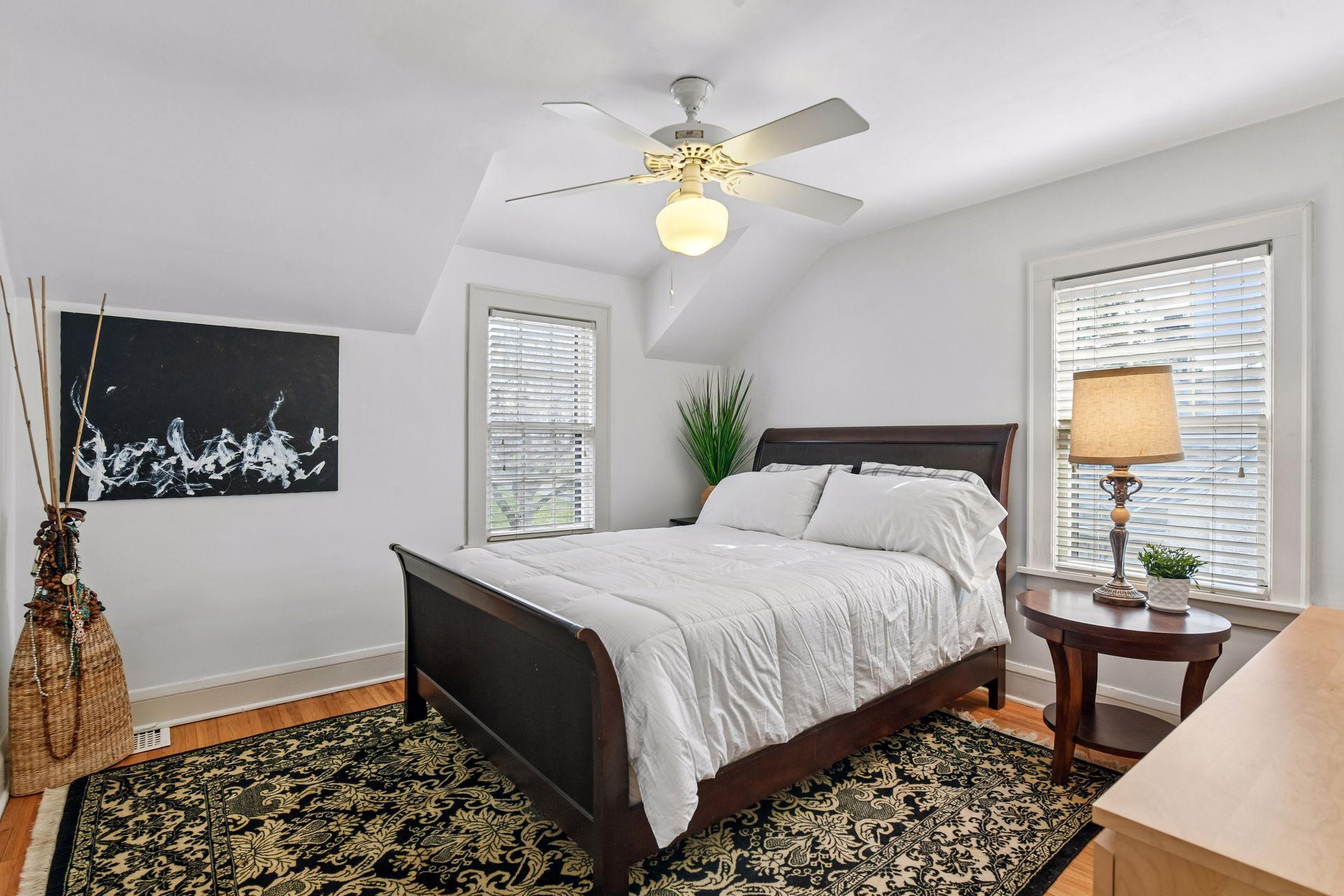 Upper level 2nd bedroom